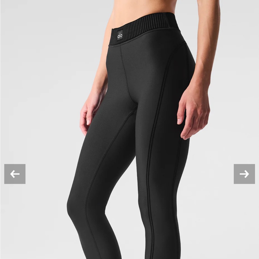 ALO Yoga Black line up legging